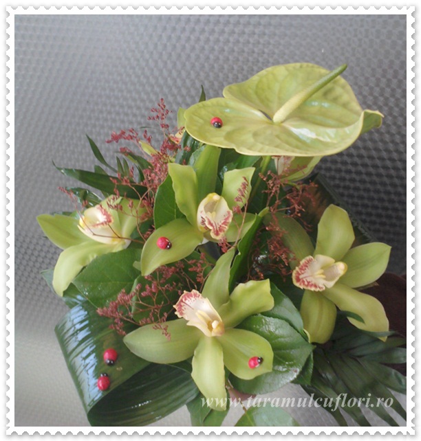 Cosuri cu flori din orhidee si anthurium.0383